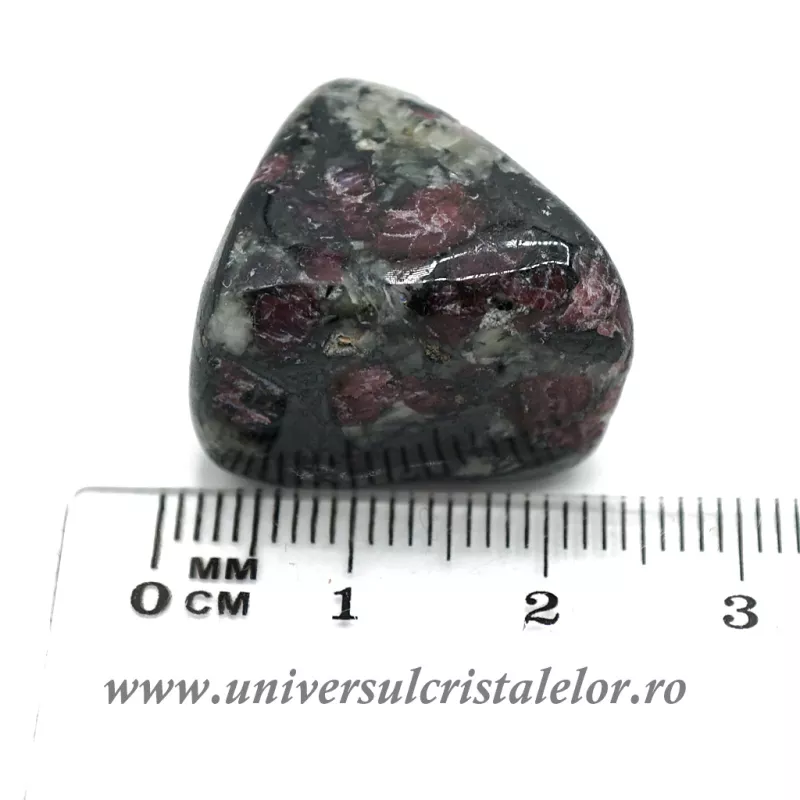 Eudialit piatra rulata