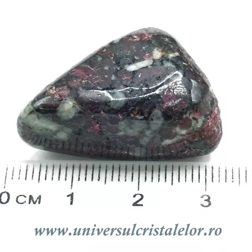 Eudialit piatra rulata Eudialit piatra rulata