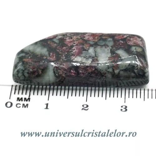 Eudialit piatra rulata Eudialit piatra rulata