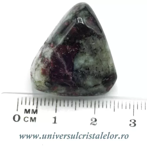 Eudialit piatra rulata Eudialit piatra rulata