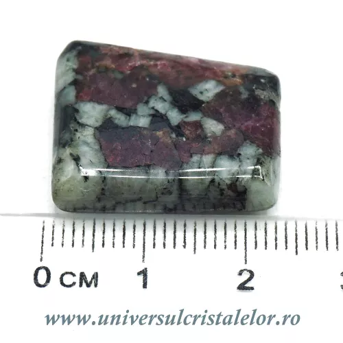 Eudialit piatra rulata