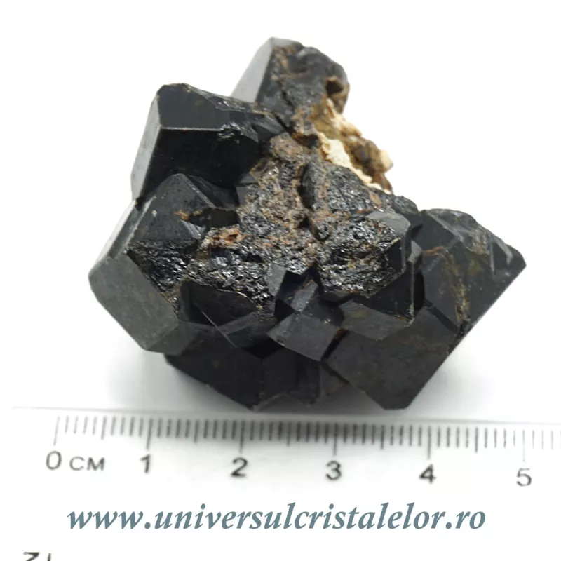 Granat negru ( melanit ) Granat negru ( melanit )
