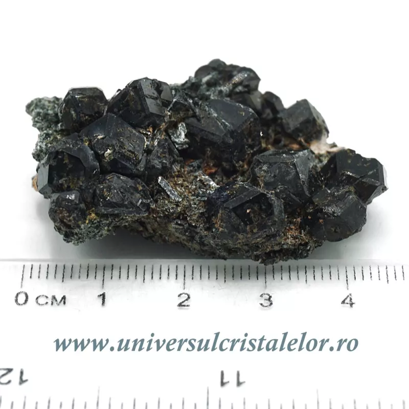 Granat negru ( melanit ) Granat negru ( melanit )