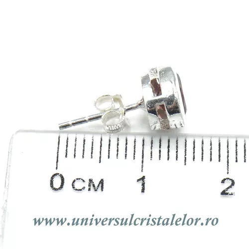 Cercei granat oval fatetat- 7/9 mm  Cercei granat oval fatetat- 7/9 mm