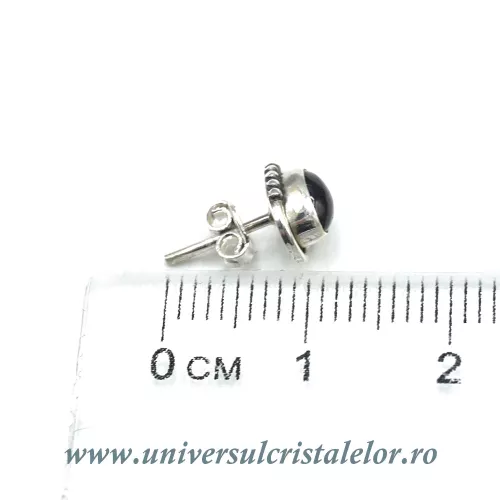 Cercei granat cabochon oval - 6/7,5mm Cercei granat cabochon oval - 6/7,5mm