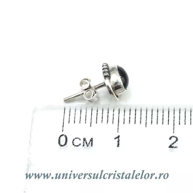 Cercei granat cabochon oval - 6/7,5mm Cercei granat cabochon oval - 6/7,5mm