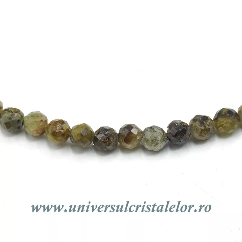 Colier granat verde rotund fatetat - 4,5mm Colier granat verde rotund fatetat - 4,5mm