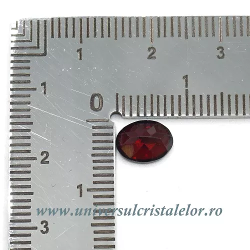 Granat fatetat oval 8 / 6 mm Granat fatetat oval 8 / 6 mm