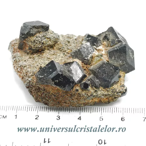 Granat negru ( melanit ) Granat negru ( melanit )