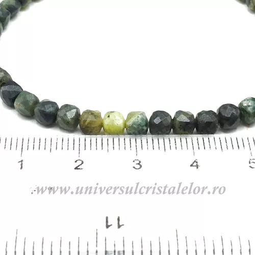 Bratara jad ( nefrit ) cub fatetat 4 mm Bratara jad ( nefrit ) cub fatetat 4 mm