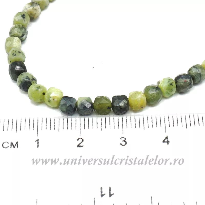 Colier jad ( nefrit ) cub fatetat - 4.5 mm Colier jad ( nefrit ) cub fatetat - 4.5 mm