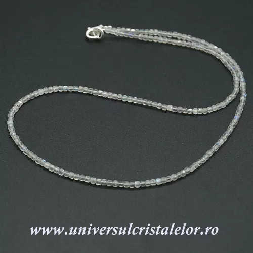Colier labradorit cub fatetat - 2,5mm Colier labradorit cub fatetat - 2,5mm