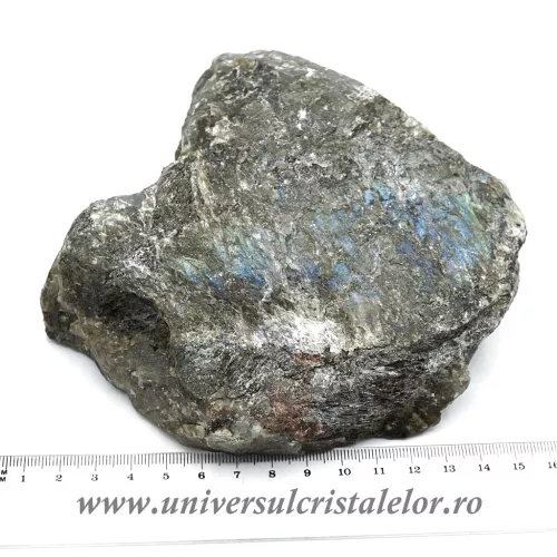 Labradorit slefuit pe o parte unicat m1