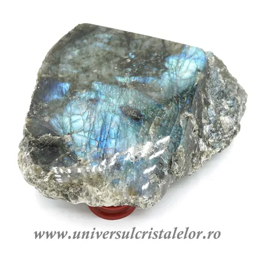 Labradorit slefuit pe o parte unicat m10