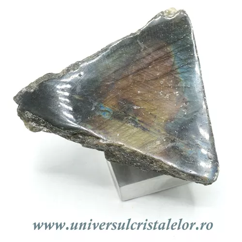 Labradorit slefuit pe o parte unicat m5 Labradorit slefuit pe o parte unicat m5