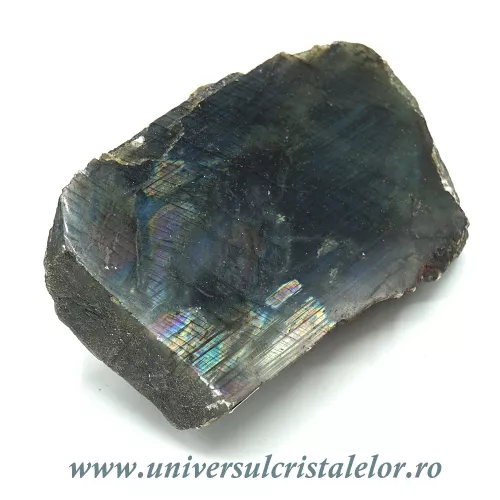 Labradorit slefuit pe o parte unicat m7 Labradorit slefuit pe o parte unicat m7