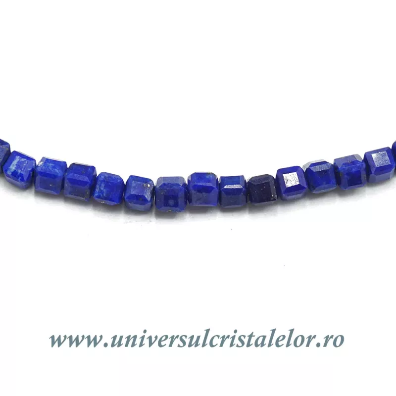 Colier lapis lazuli cub fatetat - 3 mm Colier lapis lazuli cub fatetat - 3 mm