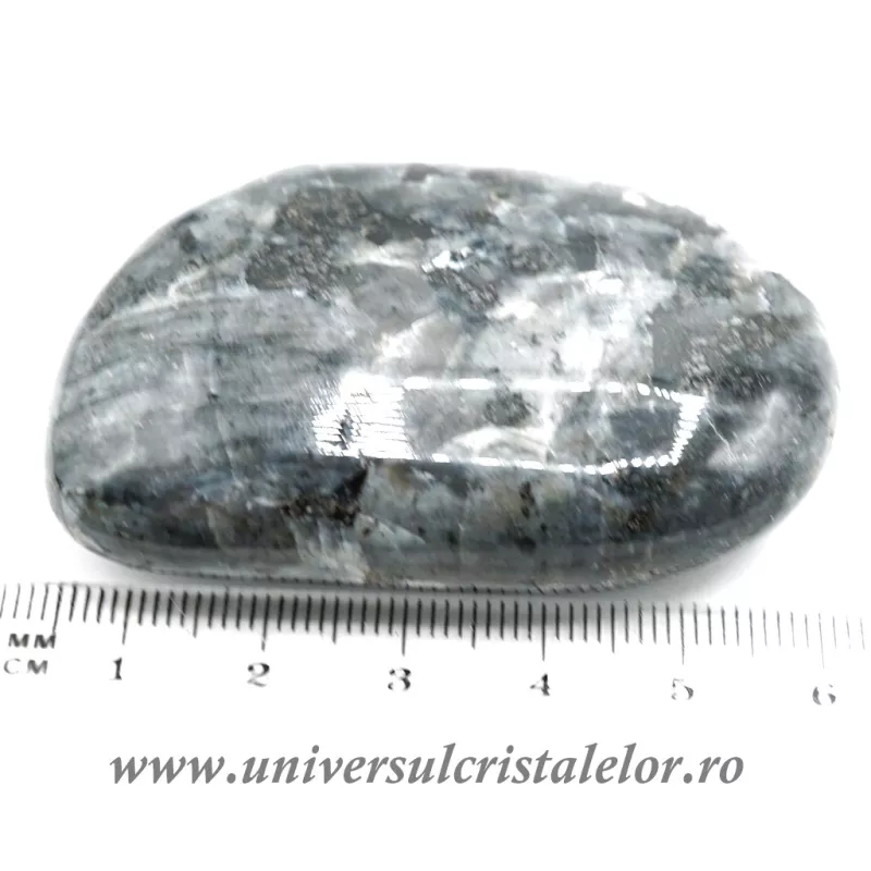 Larvikit polisat unicat m01