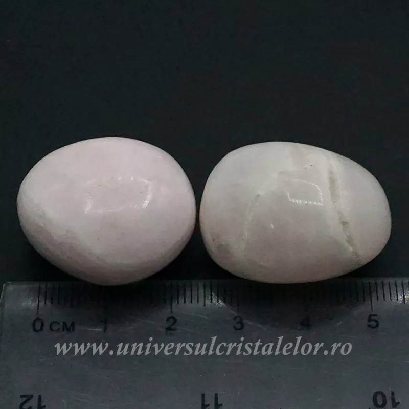 Mangano-calcit piatra rulata