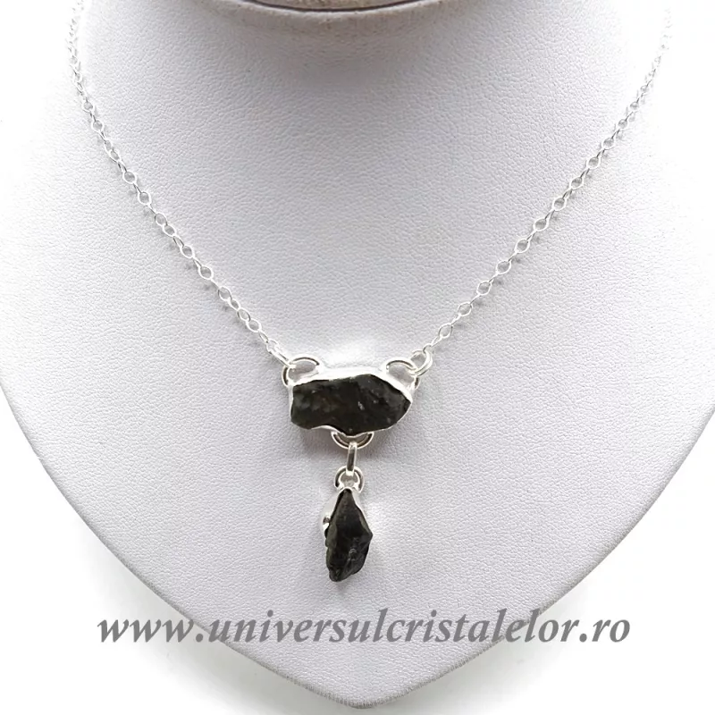 Colier moldavit cu peridot Colier moldavit cu peridot
