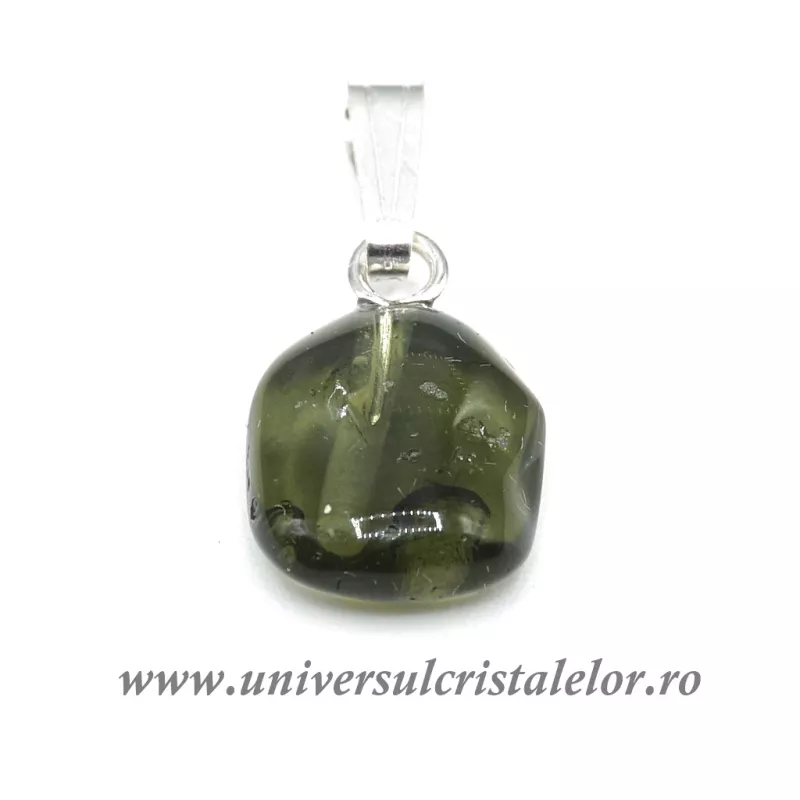 Pandantiv moldavit cu peridot Pandantiv moldavit cu peridot