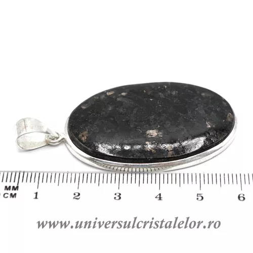 Pandantiv nuumit oval unicat m1