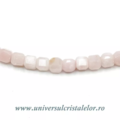 Colier opal roz cub fatetat - 3 mm Colier opal roz cub fatetat - 3 mm