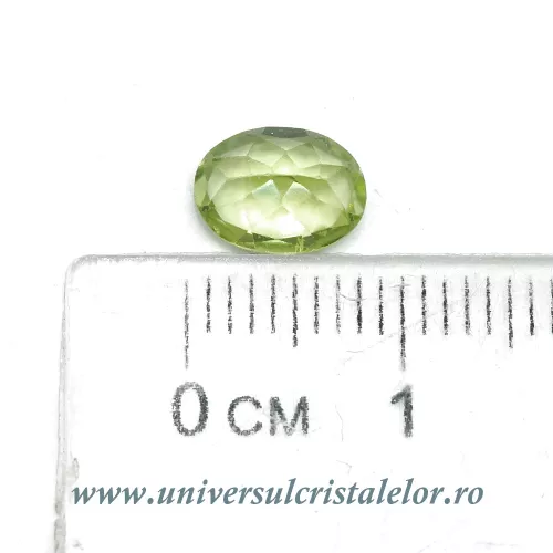 Peridot fatetat oval 8 / 6 mm Peridot fatetat oval 8 / 6 mm