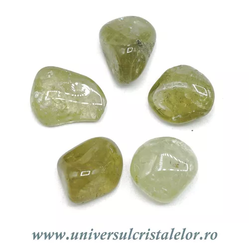 Peridot piatra rulata Peridot piatra rulata