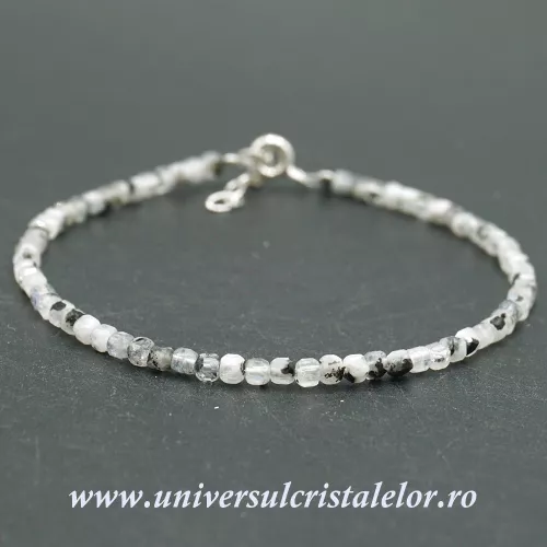 Bratara piatra lunii cu turmalina neagra cub fatetat -3 mm Bratara piatra lunii cu turmalina neagra cub fatetat -3 mm