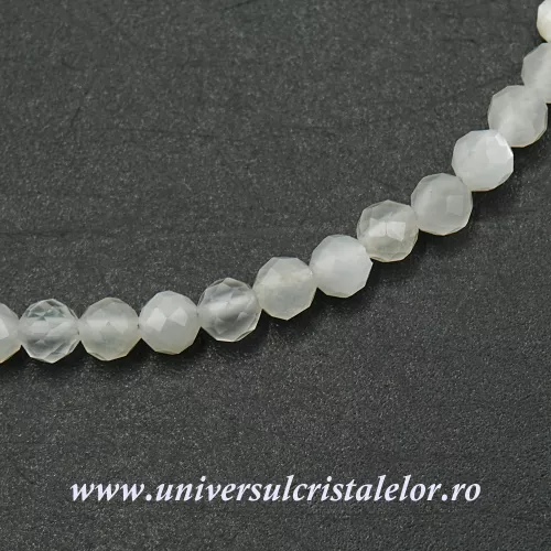 Bratara piatra lunii alba rotund fatetat - 3 mm Bratara piatra lunii alba rotund fatetat - 3 mm