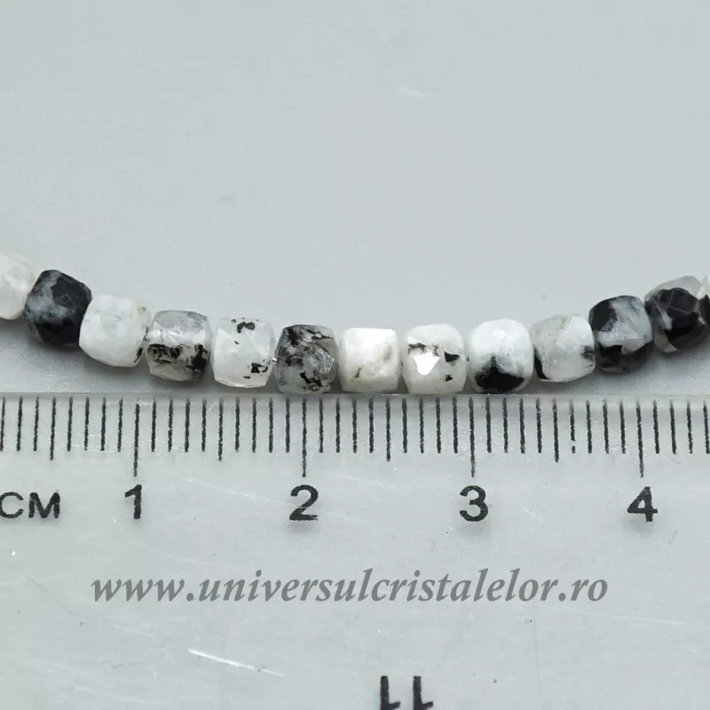 Colier piatra lunii cu turmalina neagra cub fatetat - 4,6 mm