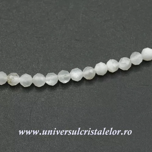 Colier piatra lunii alba rotund fatetat - 3.3 mm Colier piatra lunii alba rotund fatetat - 3.3 mm