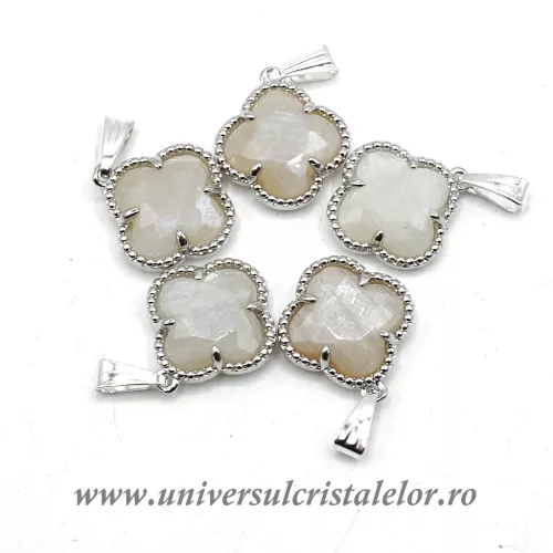 Pandantiv piatra lunii trifoi