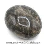 Piatra lunii rosie polisata