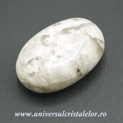 Piatra lunii polisata Piatra lunii polisata