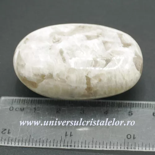 Piatra lunii polisata Piatra lunii polisata