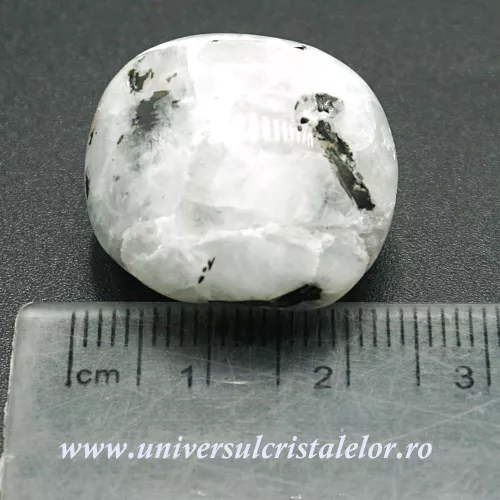 Piatra lunii alba piatra rulata Piatra lunii alba piatra rulata