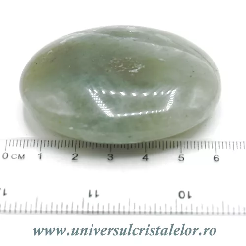 Piatra lunii verde polisata Piatra lunii verde polisata