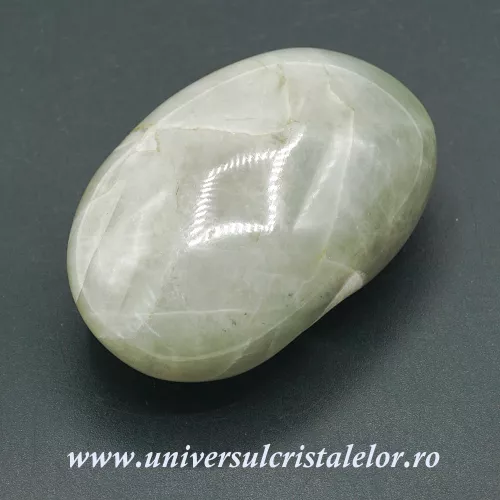 Piatra lunii verde polisata