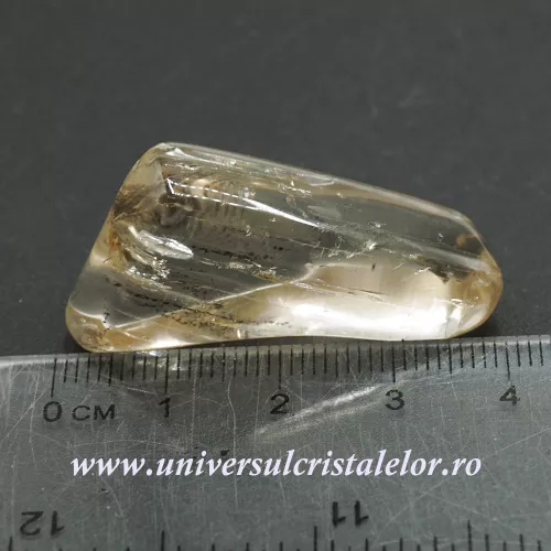 Scapolit galben Scapolit galben