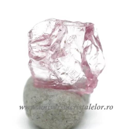 Spinel roz mineral unicat m1