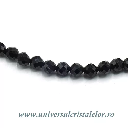 Colier spinel rotund fatetat - 4,4 mm Colier spinel rotund fatetat - 4,4 mm