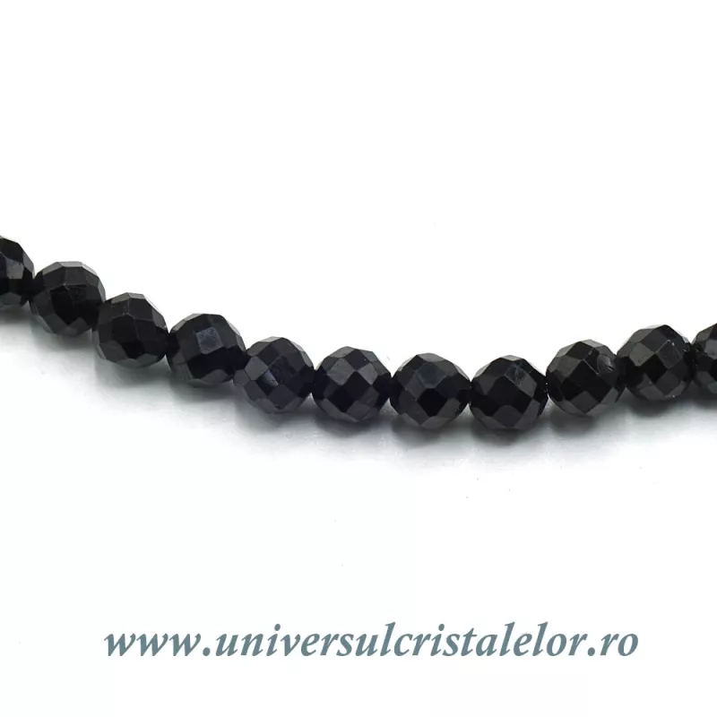 Colier spinel rotund fatetat - 4,4 mm Colier spinel rotund fatetat - 4,4 mm