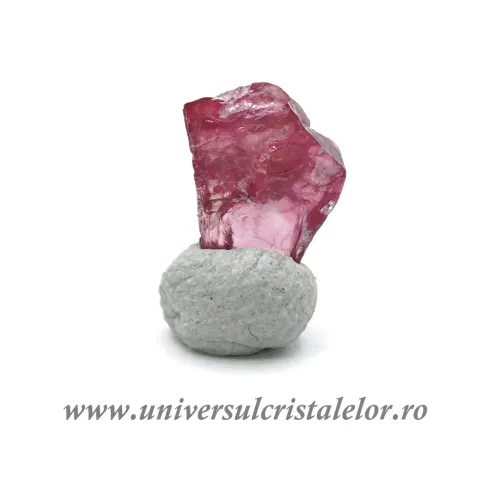 Spinel rosu mineral unicat m1