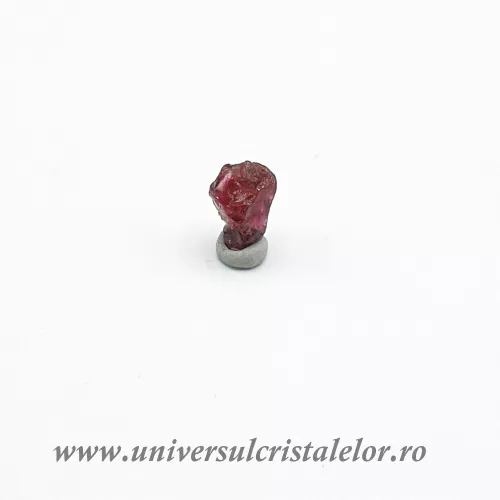 Spinel rosu mineral unicat m05 Spinel rosu mineral unicat m05