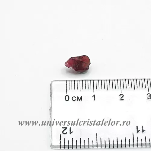 Spinel rosu mineral unicat m05 Spinel rosu mineral unicat m05