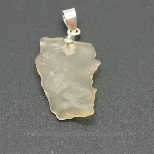 Pandantiv tectita aurie