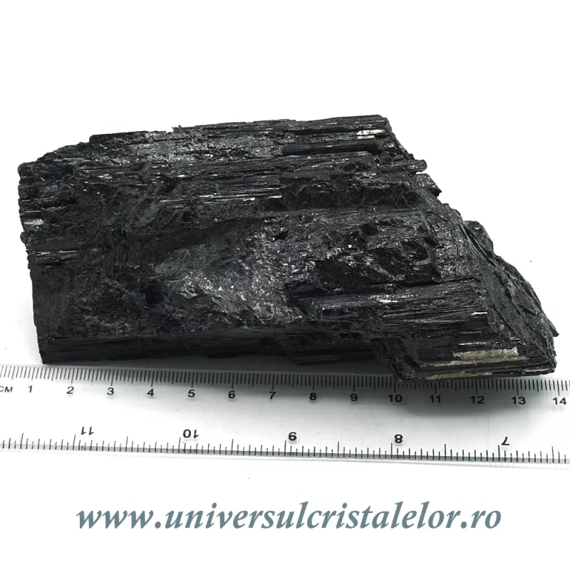 Turmalina neagra Turmalina neagra