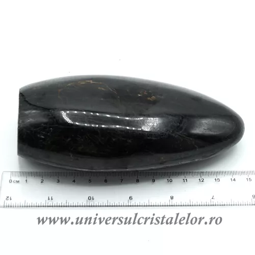 Sculptura turmalina neagra